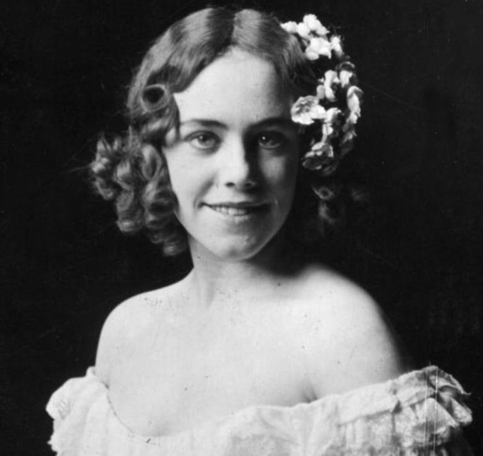 Elna Lassen, 1930.