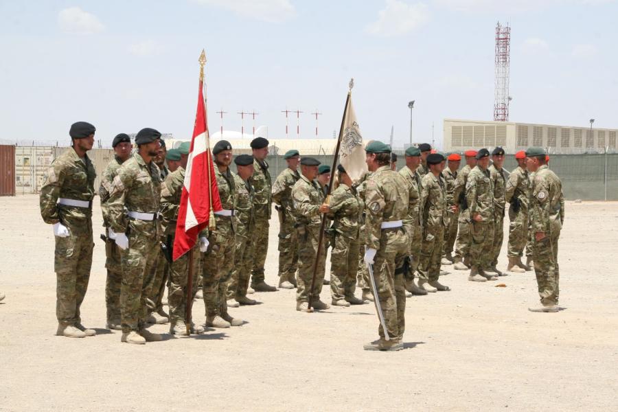Danske soldater i formation på Camp Bastion, Afghanistan, 20. maj 2014. 
