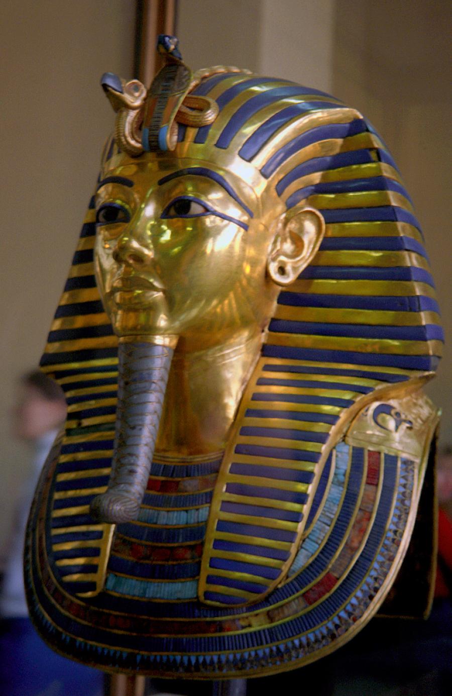 Kong Tutankhamons guldmaske, udstillet i Cairo.
