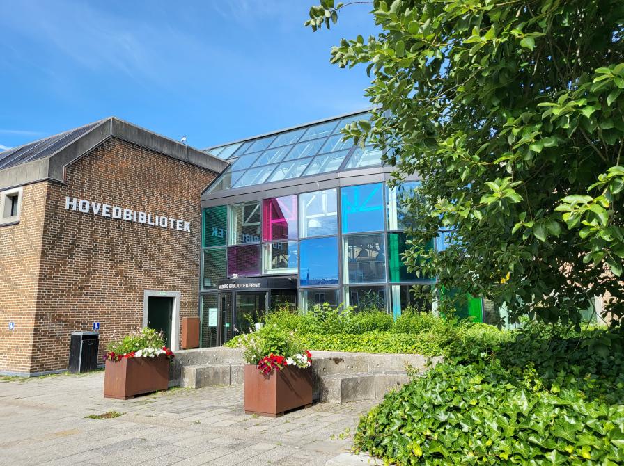 Hovedbiblioteket set ude fra bibliotekshaven